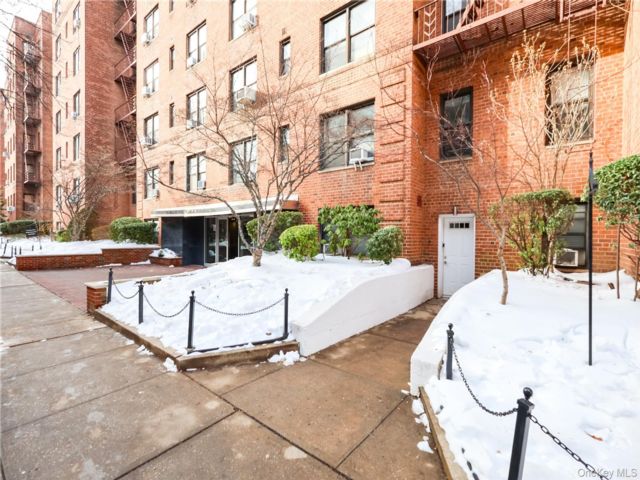 Studio,  0.00 BTH &nbsp;House style home in Forest Hills