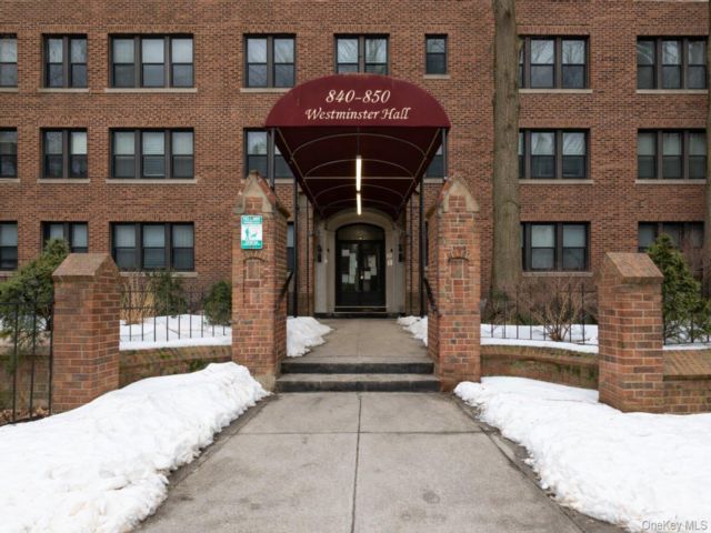  3 BR,  1.00 BTH &nbsp;Other style home in Crown Heights