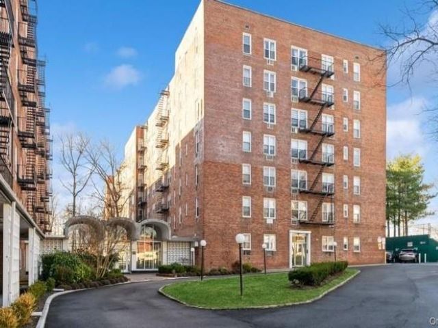  1 BR,  1.00 BTH &nbsp;Other style home in Little Neck