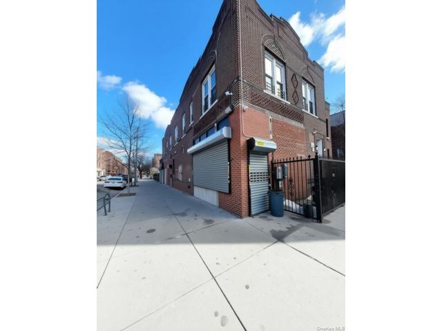 Studio,  0.00 BTH &nbsp;Commercial style home in Brownsville