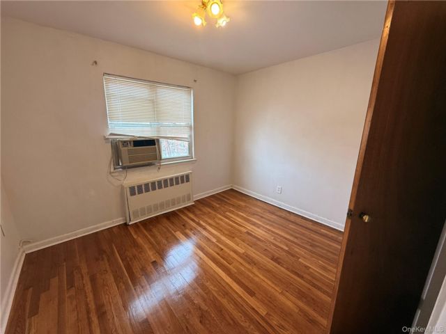  3 BR,  1.00 BTH &nbsp;Other style home in Middle Village