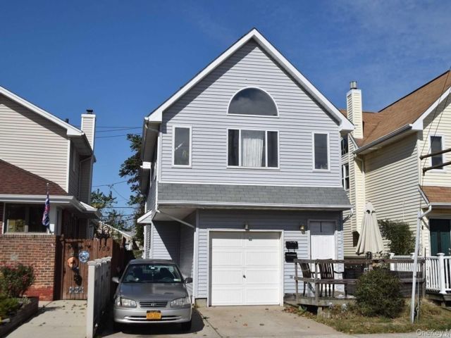  3 BR,  2.00 BTH &nbsp;Other style home in Long Beach