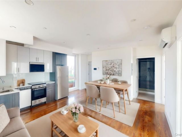  2 BR,  1.00 BTH &nbsp;Other style home in Briarwood