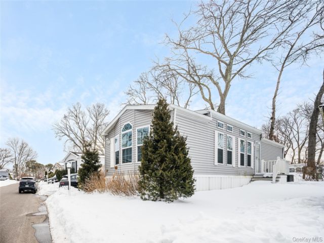  2 BR,  1.00 BTH &nbsp;Ranch style home in Riverhead