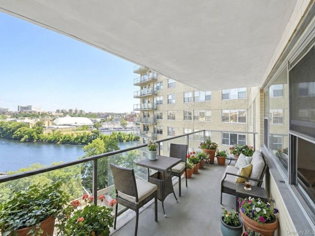 [Kingsbridge Real Estate, listing number 7253796]