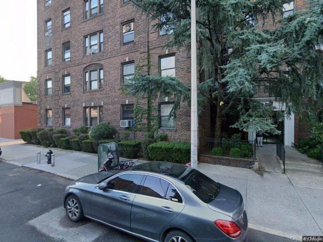  1 BR,  1.00 BTH &nbsp;Other style home in Woodside