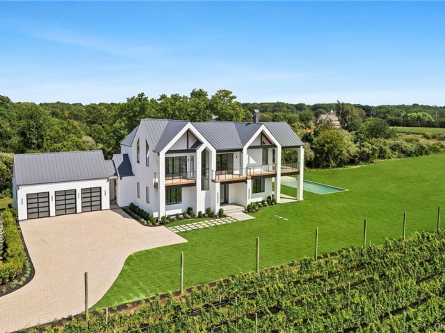  7 BR,  8.00 BTH &nbsp;Post modern style home in Southold