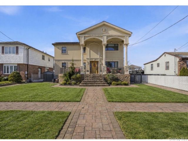 [Howard Beach Real Estate, listing number 7254059]
