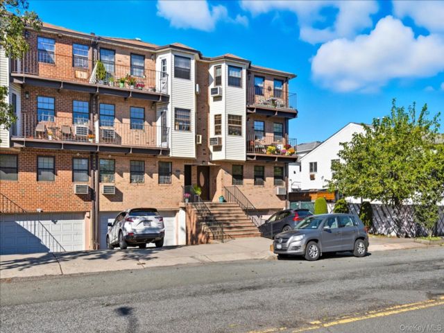 [Howard Beach Real Estate, listing number 7254084]