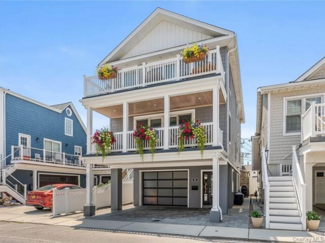  4 BR,  3.00 BTH &nbsp;Other style home in Long Beach