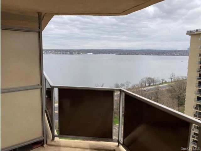  1 BR,  1.00 BTH &nbsp;Other style home in Bayside