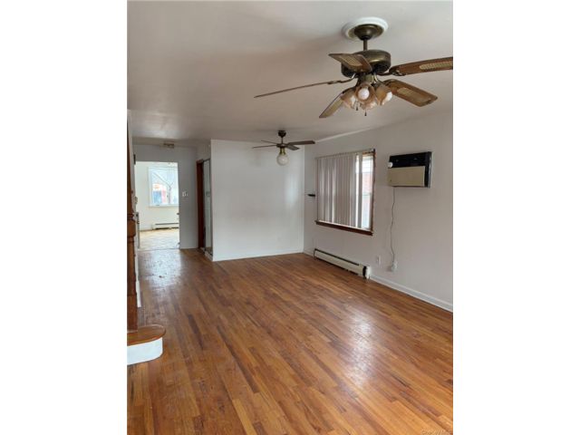  3 BR,  5.00 BTH &nbsp;Contemporary style home in South Beach