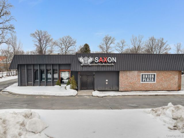 [Newburgh Real Estate, listing number 7254415]