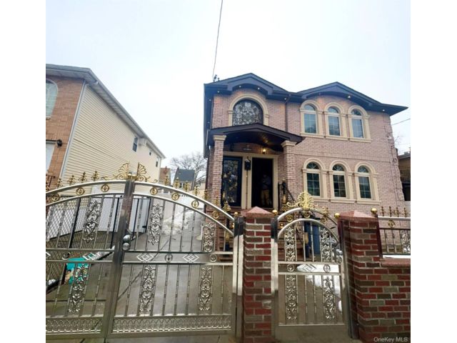  6 BR,  4.00 BTH &nbsp;Hi ranch style home in South Ozone Park