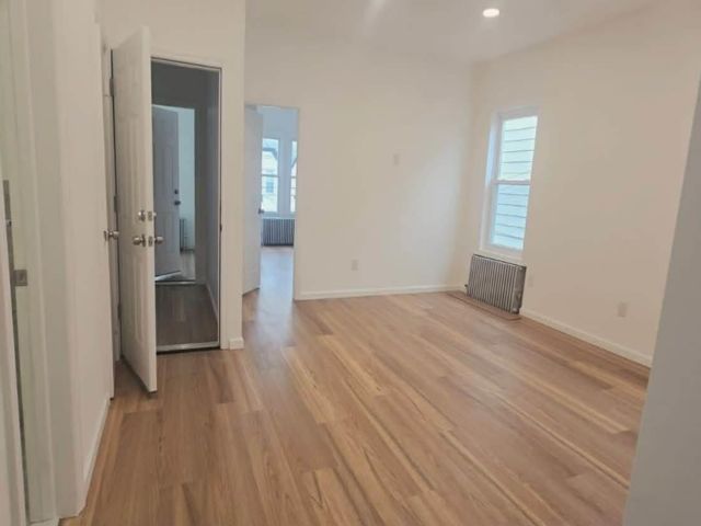  4 BR,  1.00 BTH &nbsp;Other style home in Middle Village