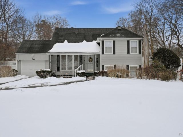  4 BR,  2.00 BTH &nbsp;Exp ranch style home in Brentwood