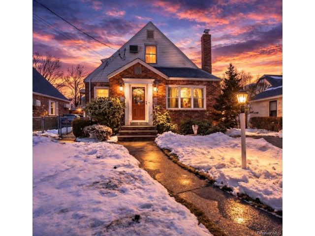 [Floral Park Real Estate, listing number 7254813]