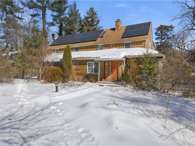  6 BR,  3.00 BTH &nbsp;Other style home in Huntington