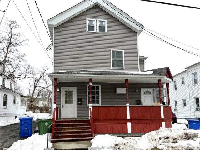  3 BR,  1.00 BTH &nbsp;Colonial style home in Middletown