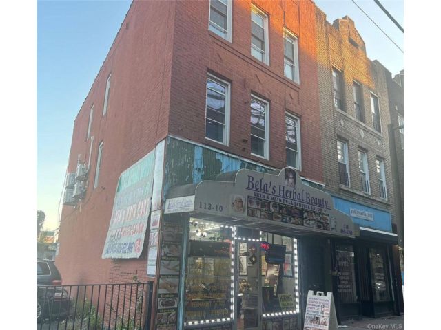  6 BR,  4.00 BTH &nbsp;House style home in Richmond Hill