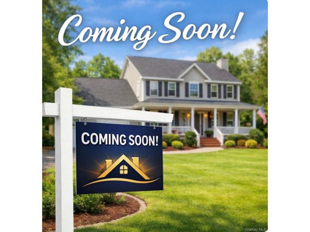  3 BR,  2.00 BTH &nbsp;Ranch style home in Manorville