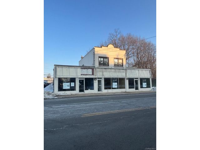 Studio,  0.00 BTH &nbsp;Commercial style home in Huntington Station