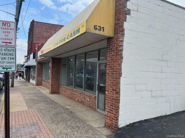 Studio,  0.00 BTH &nbsp;House style home in Williston Park