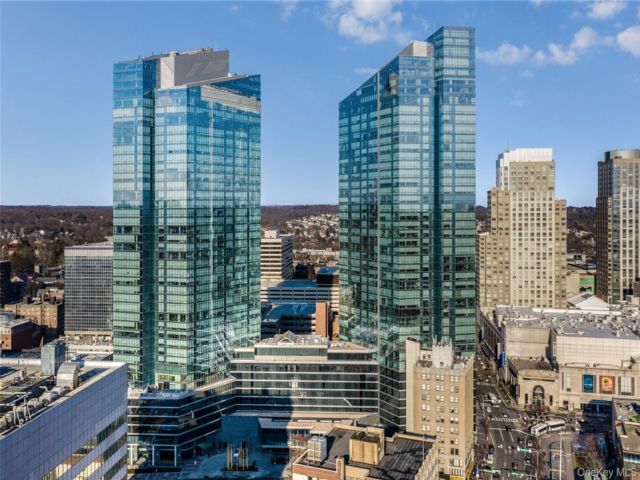  4 BR,  5.00 BTH &nbsp;Other style home in White Plains