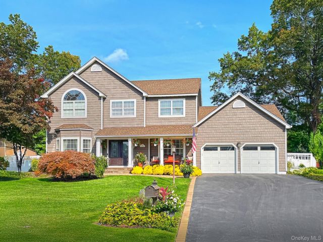  4 BR,  3.00 BTH &nbsp;A-frame style home in Nesconset