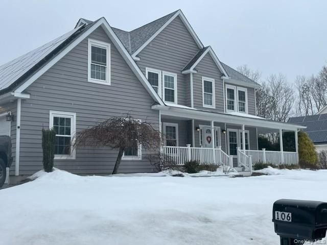  4 BR,  3.00 BTH &nbsp;Victorian style home in Miller Place