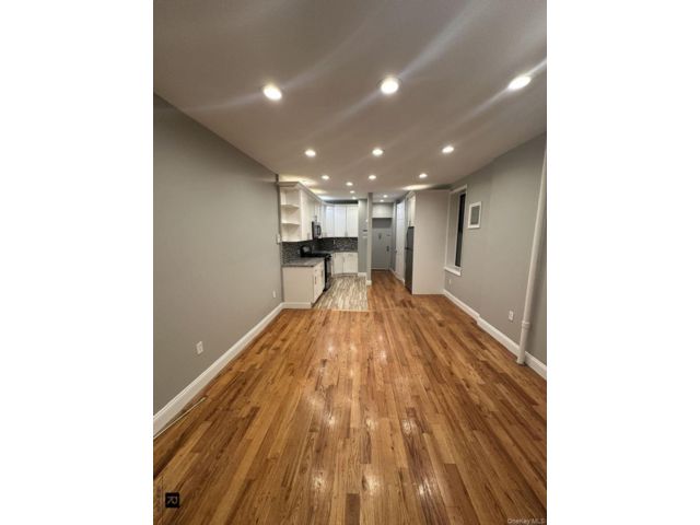  2 BR,  1.00 BTH &nbsp;House style home in Flatbush
