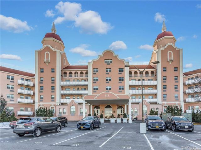  1 BR,  1.00 BTH &nbsp;Other style home in Lido Beach