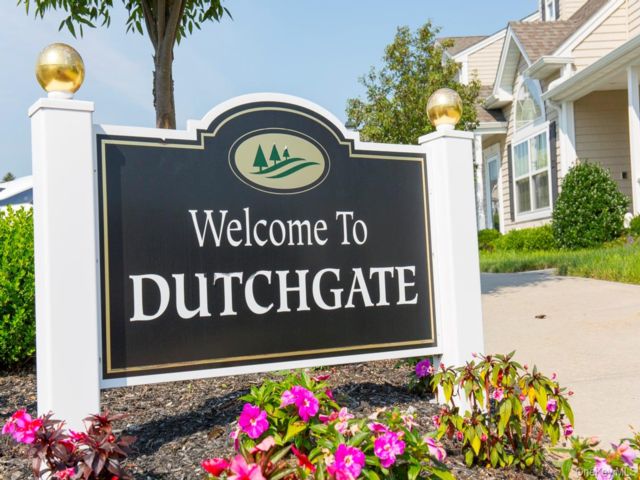  2 BR,  2.00 BTH &nbsp;Garden style home in Valley Stream