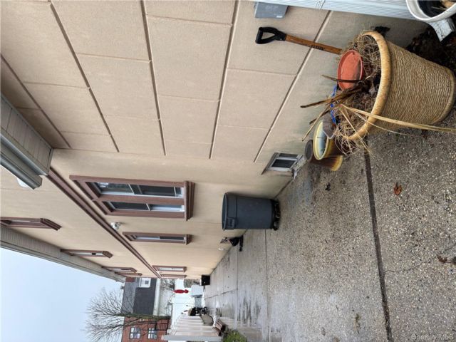  6 BR,  2.00 BTH &nbsp;Colonial style home in Queens Village