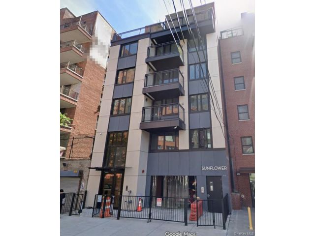  2 BR,  2.00 BTH &nbsp;Modern style home in Flushing