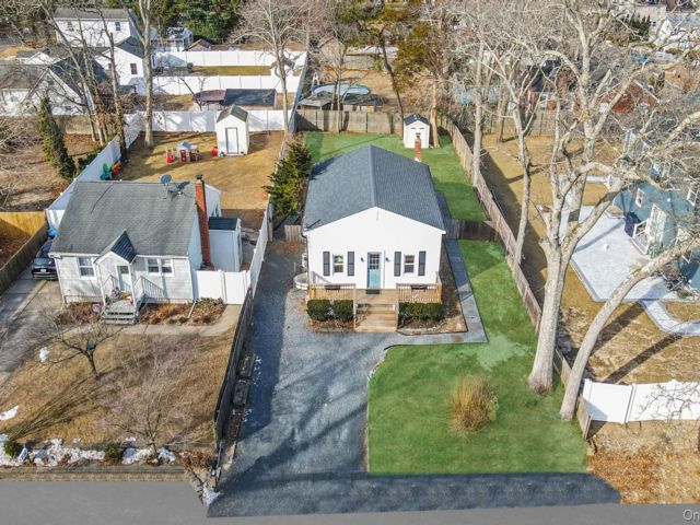 [Selden Real Estate, listing number 7255792]