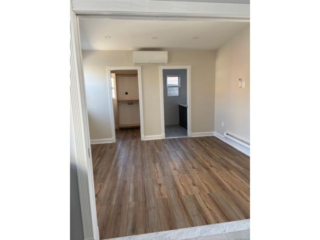  4 BR,  5.00 BTH &nbsp;Colonial style home in Flushing