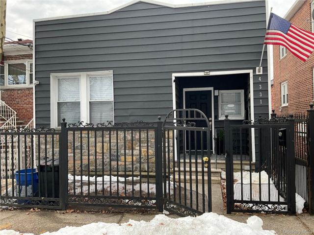 [Wakefield Real Estate, listing number 7255847]