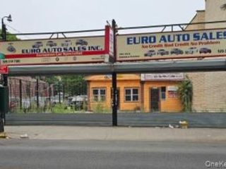 Studio,  0.00 BTH &nbsp;Commercial style home in Richmond Hill