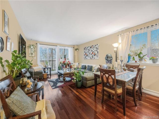 [Kingsbridge Real Estate, listing number 7255977]