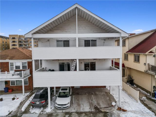  3 BR,  2.00 BTH &nbsp;Other style home in Long Beach