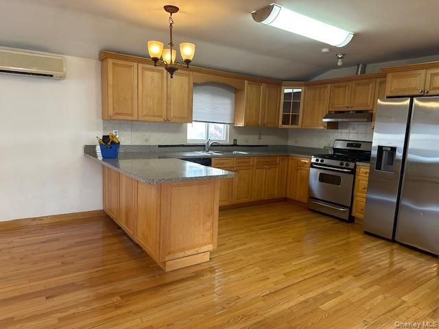  3 BR,  2.00 BTH &nbsp;Split ranch style home in Bayside