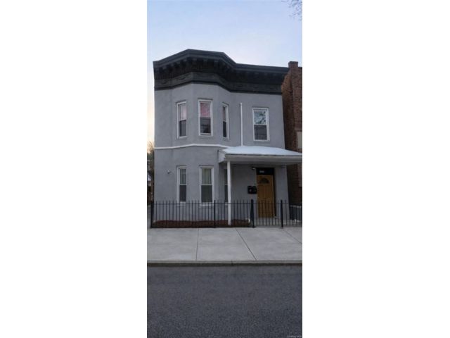  5 BR,  2.00 BTH &nbsp;House style home in Parkchester