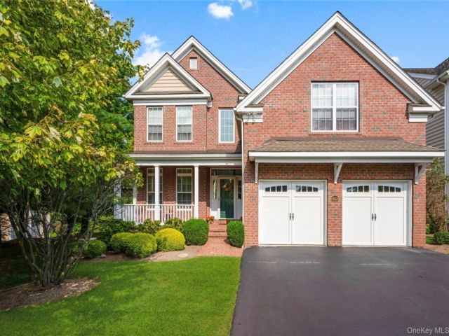  4 BR,  4.00 BTH &nbsp;Colonial style home in Fishkill