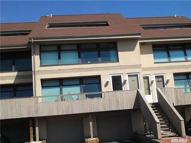  3 BR,  2.00 BTH &nbsp;Other style home in Long Beach