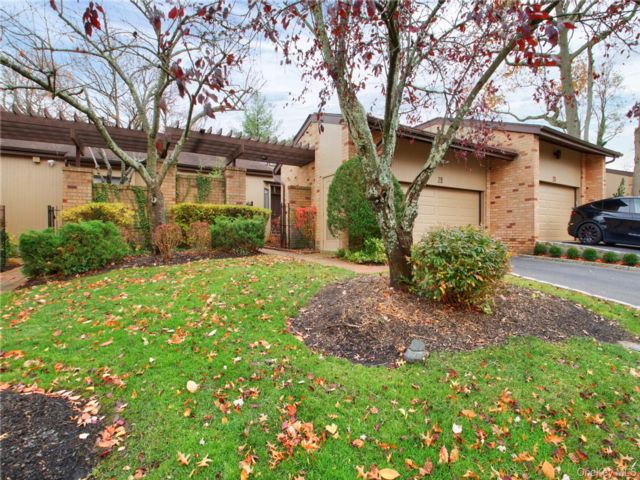  3 BR,  2.00 BTH &nbsp;Condo style home in Roslyn