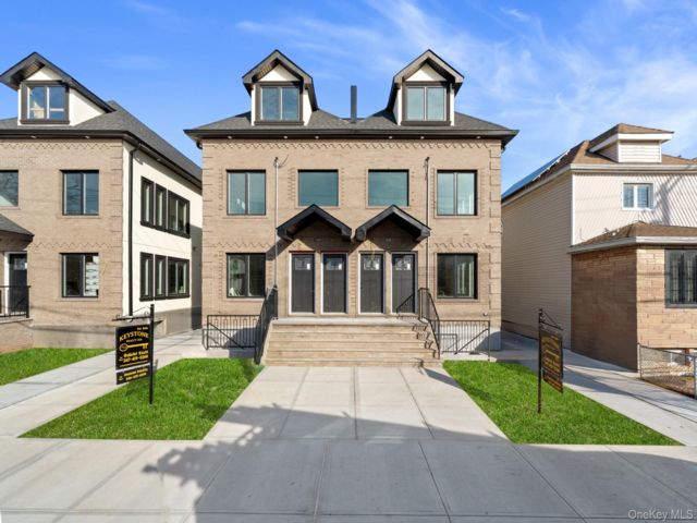  6 BR,  5.00 BTH &nbsp;House style home in Mill Basin