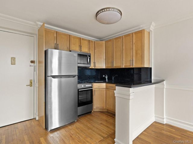  1 BR,  1.00 BTH &nbsp;House style home in Park Slope
