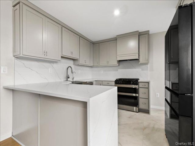 [Kingsbridge Real Estate, listing number 7256580]