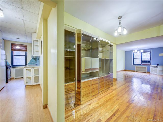  2 BR,  1.00 BTH &nbsp;Other style home in East Elmhurst